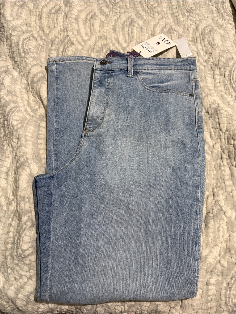 Gloria Vanderbilt Women's Straight Light Blue Jeans - Picture 1 of 3